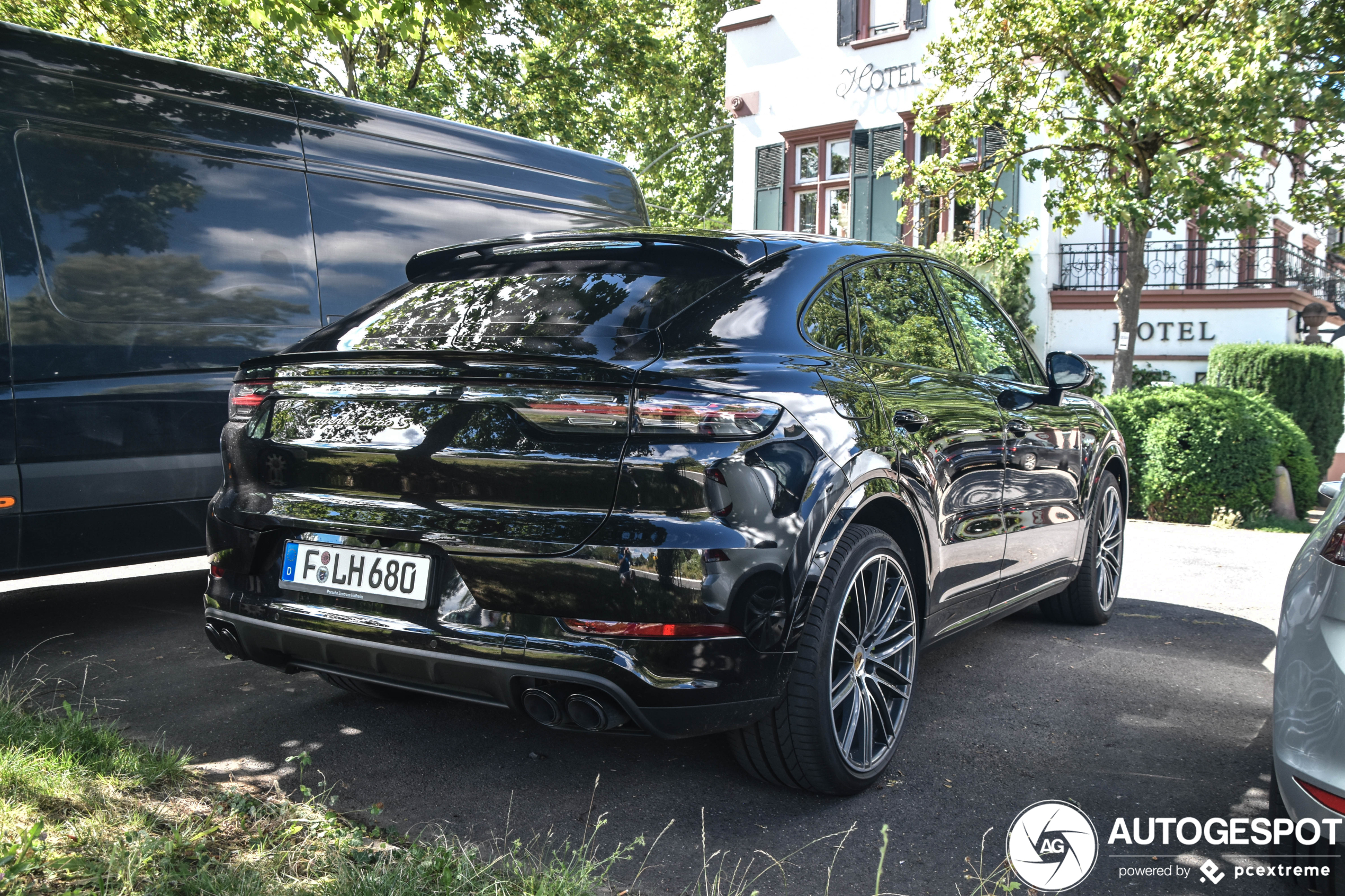 Porsche Cayenne Coupé Turbo S E-Hybrid