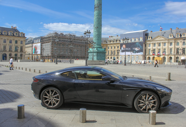 Aston Martin DB11