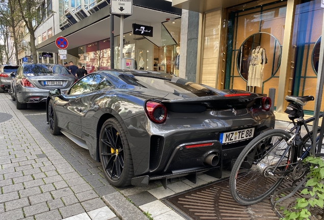 Ferrari 488 Pista