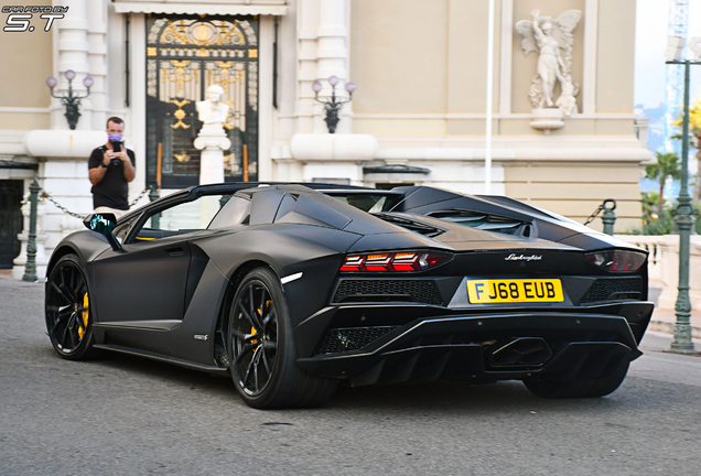 Lamborghini Aventador S LP740-4 Roadster