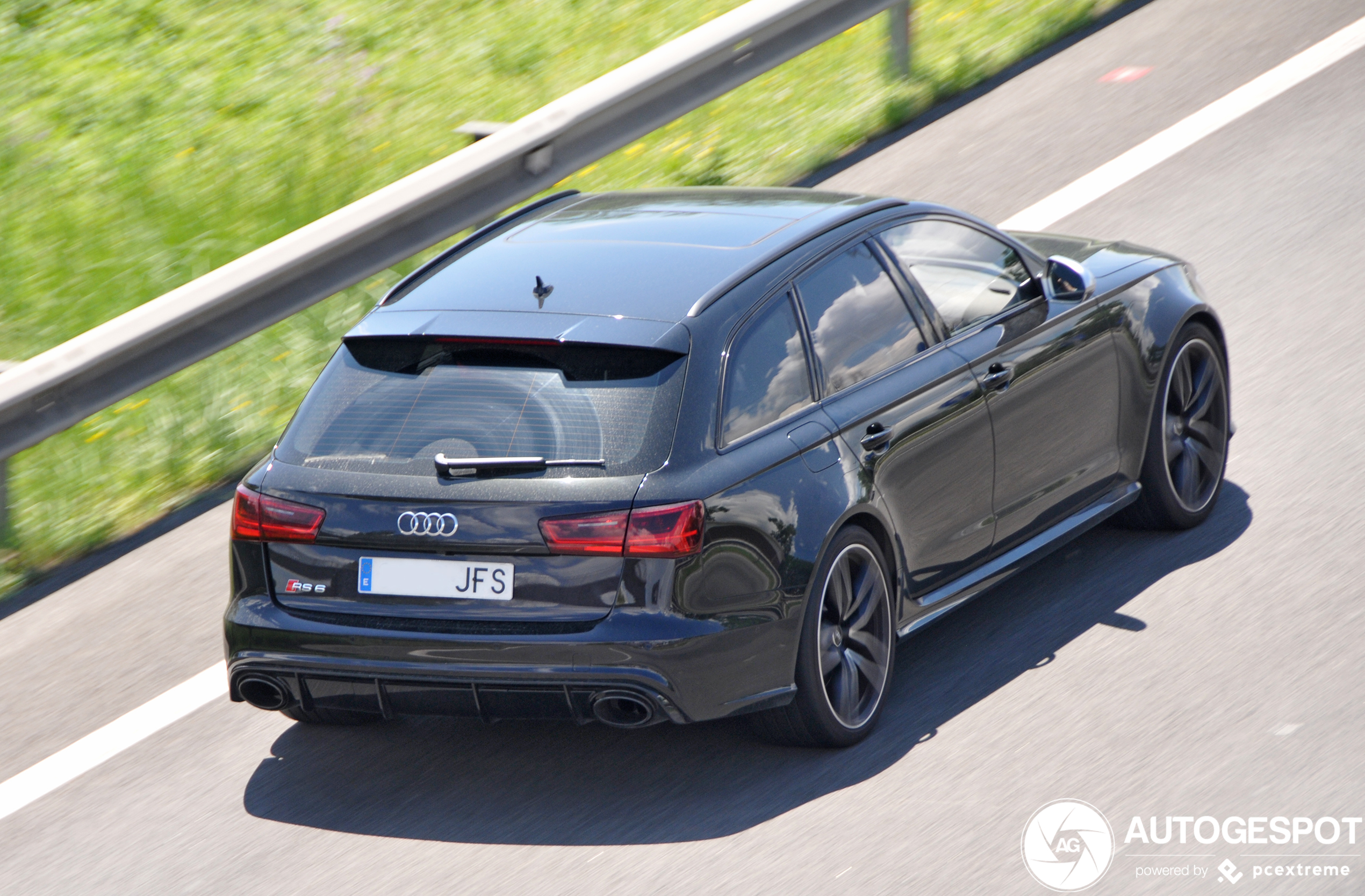 Audi RS6 Avant C7 2015