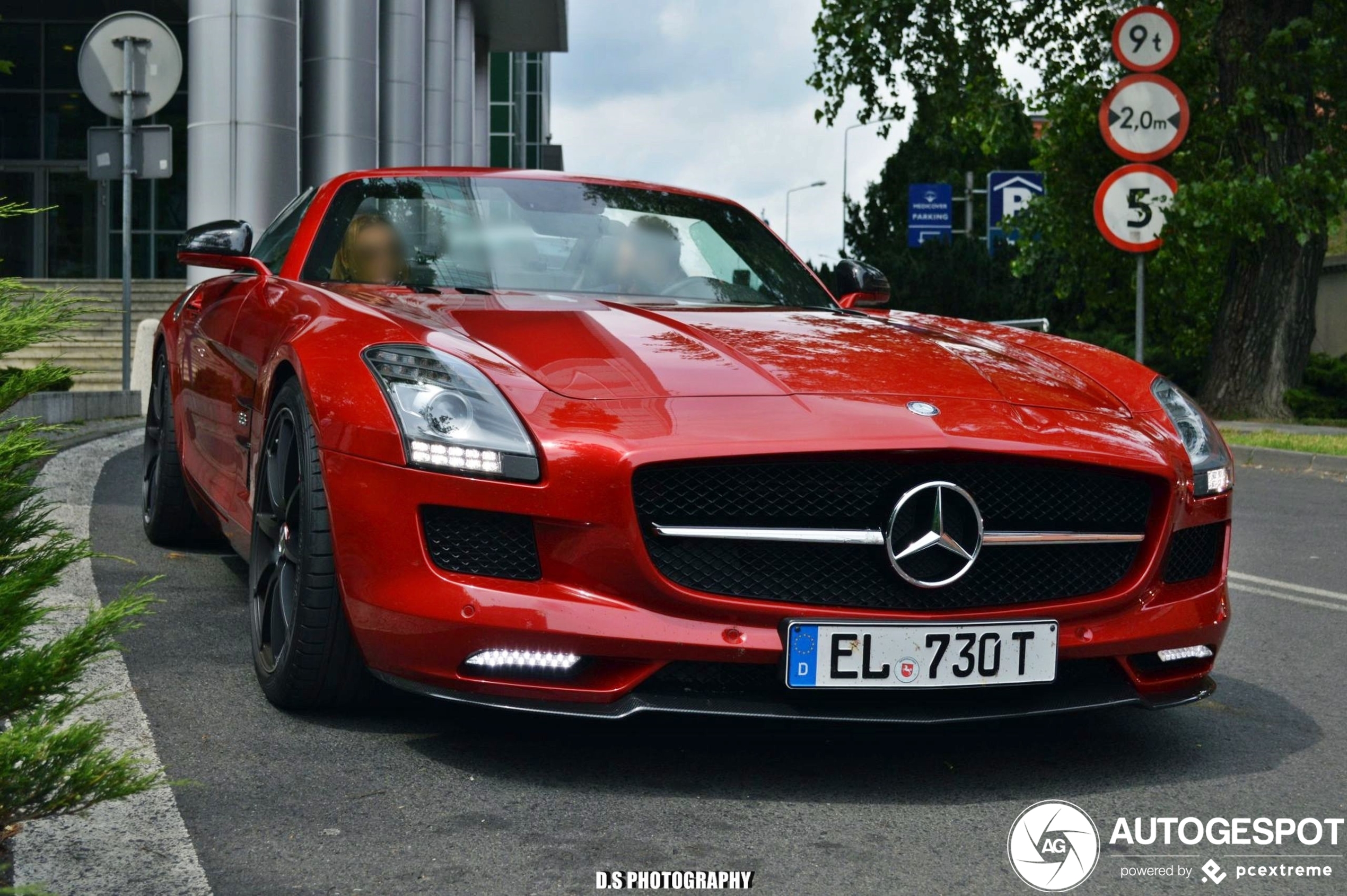 Mercedes-Benz SLS AMG GT Roadster