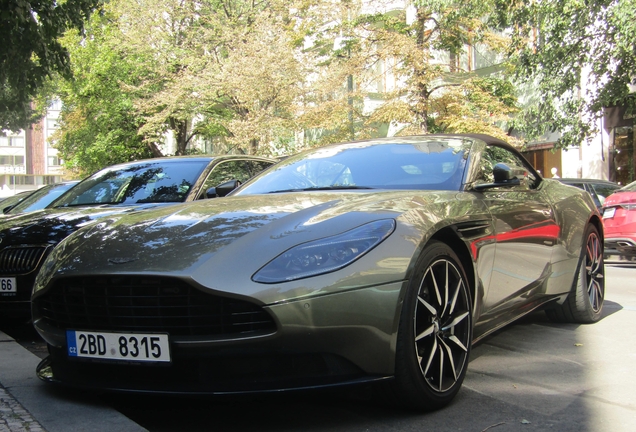 Aston Martin DB11 V8 Volante