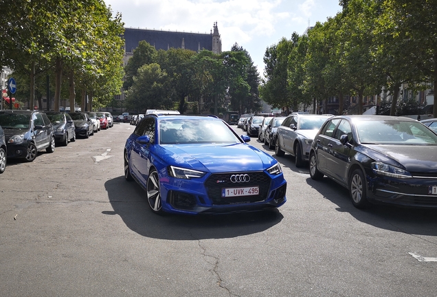 Audi RS4 Avant B9