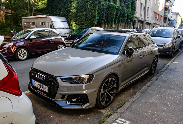 Audi RS4 Avant B9