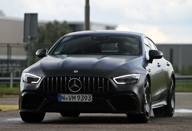 Mercedes-AMG GT 63 S X290