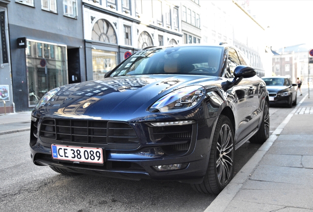 Porsche 95B Macan GTS