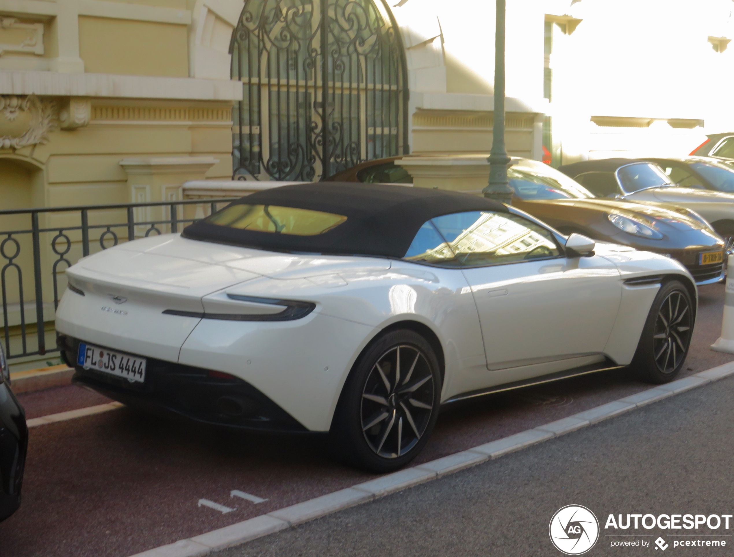 Aston Martin DB11 V8 Volante