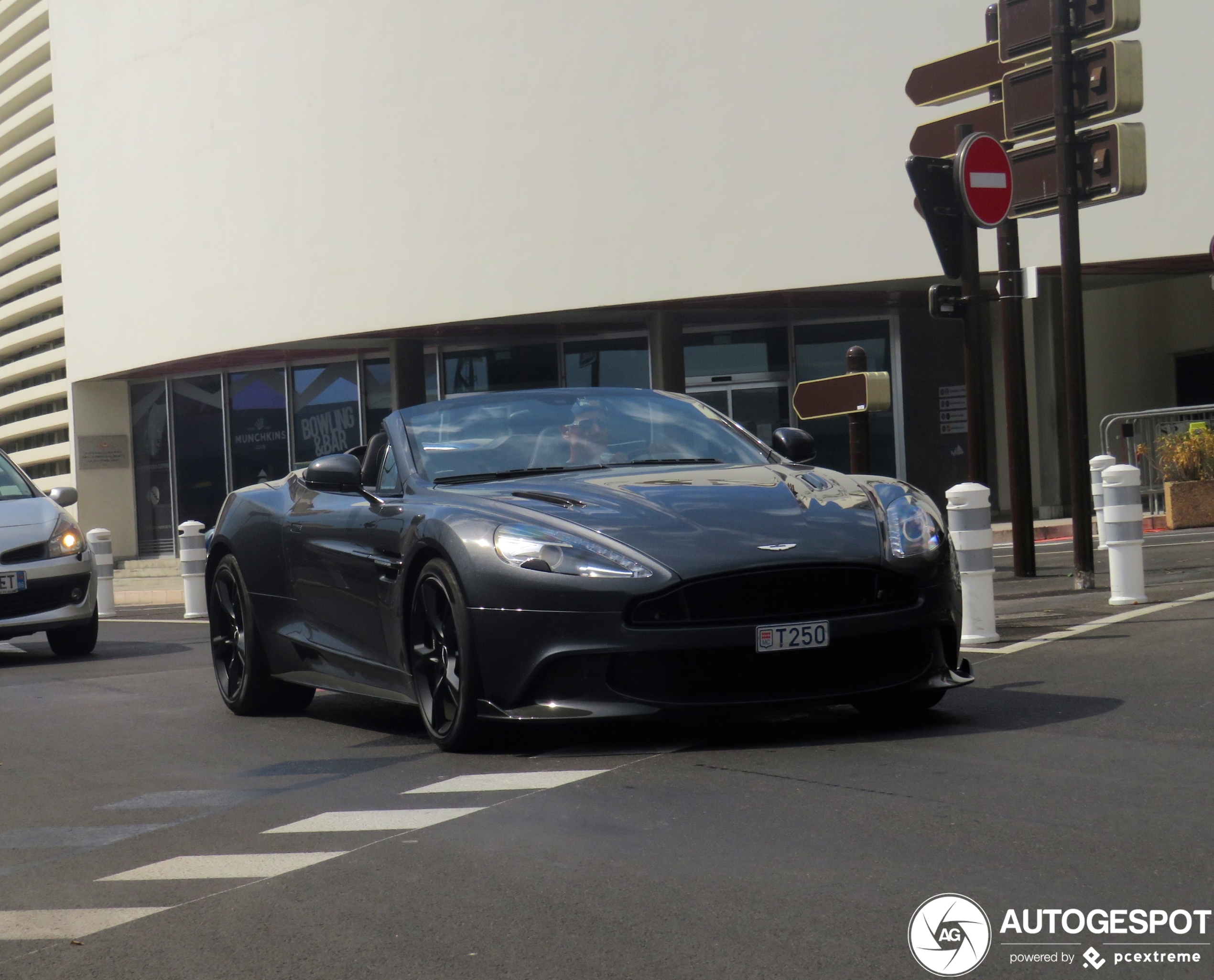 Aston Martin Vanquish S Volante 2017 Ultimate Edition