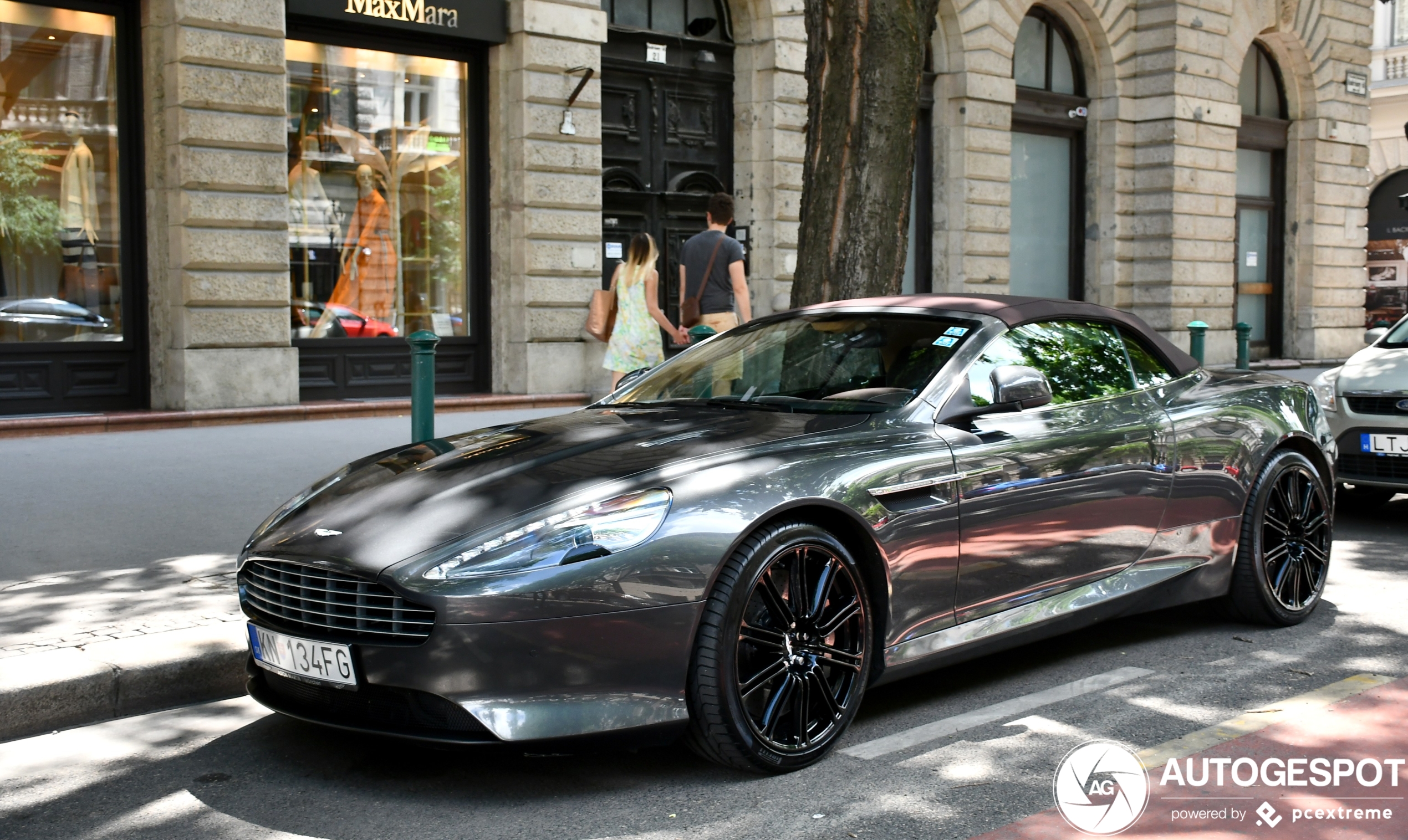 Aston Martin Virage Volante 2011