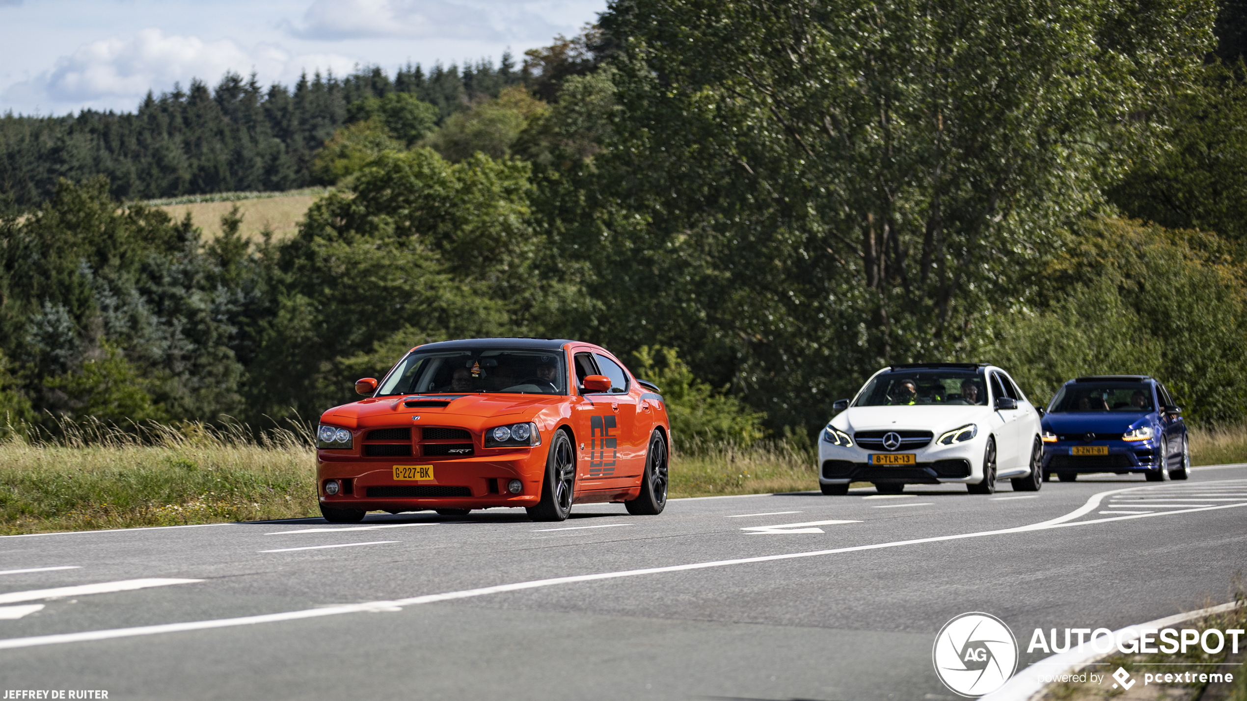 Dodge Charger SRT-8 Super Bee