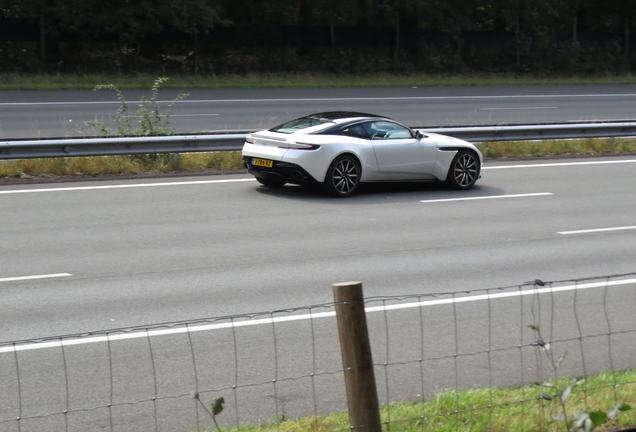 Aston Martin DB11