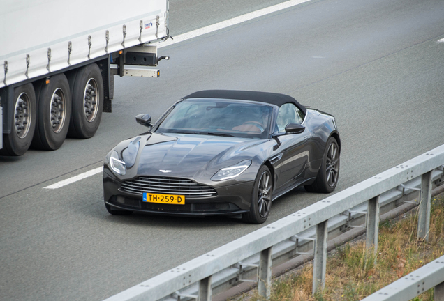 Aston Martin DB11 V8 Volante