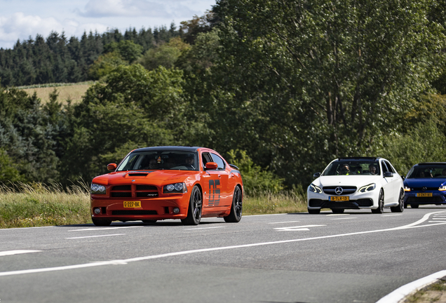 Dodge Charger SRT-8 Super Bee