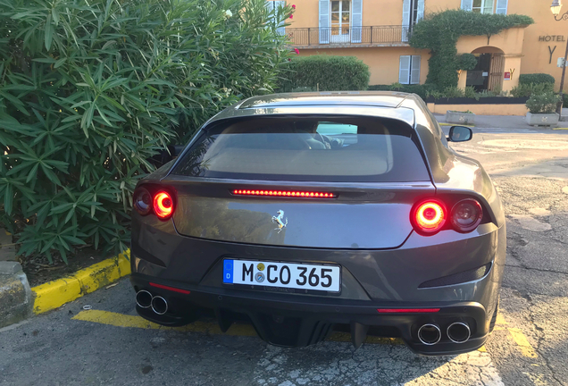 Ferrari GTC4Lusso