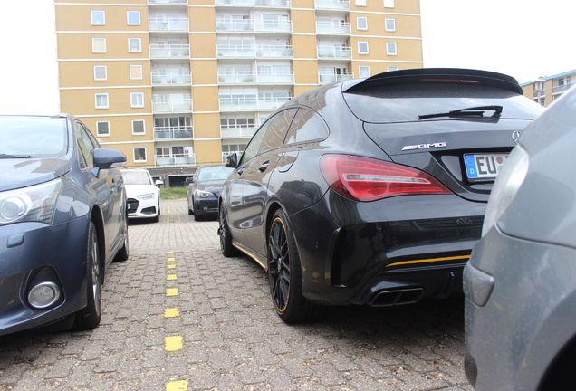 Mercedes-AMG CLA 45 Shooting Brake X117 Yellow Night Edition