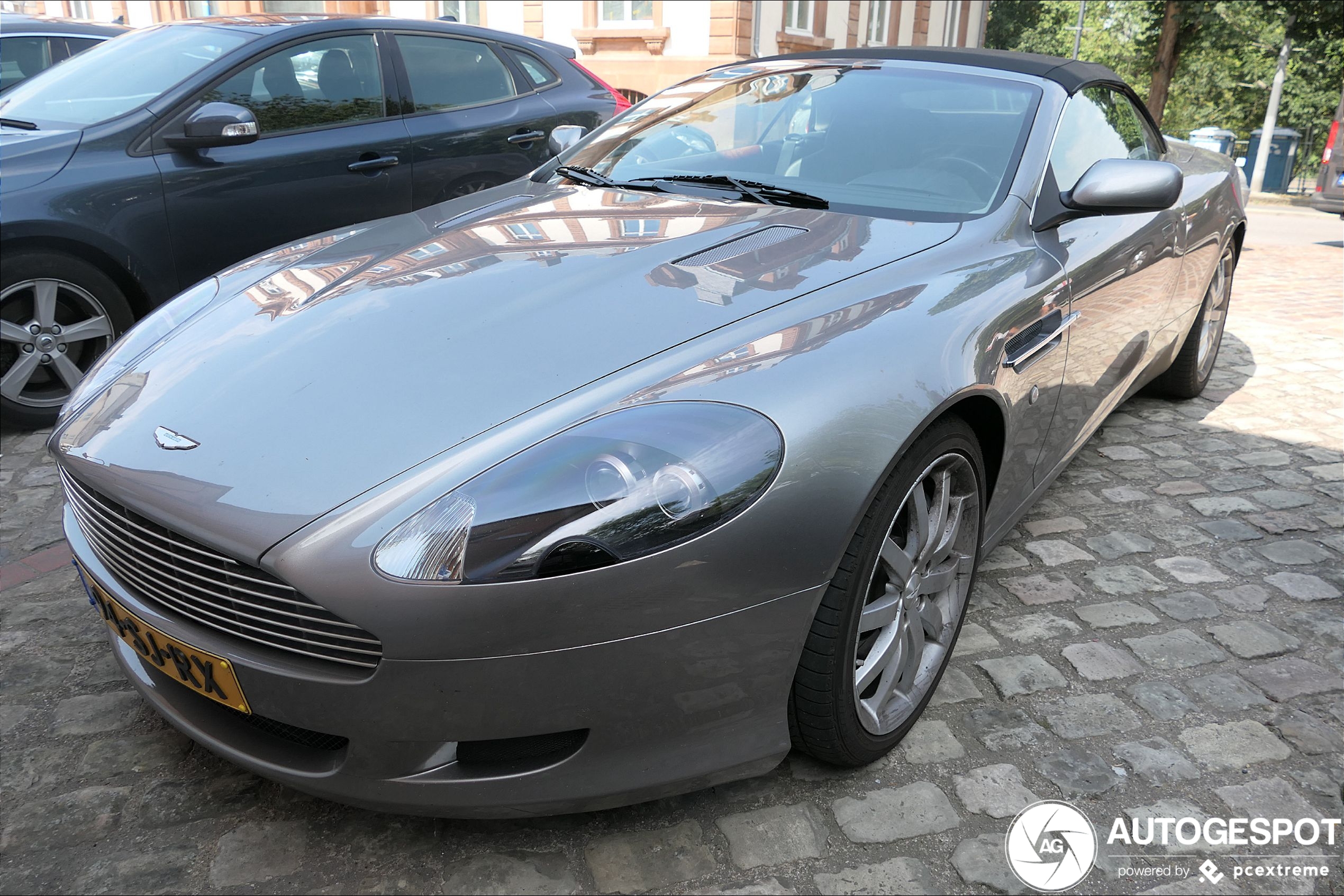 Aston Martin DB9 Volante