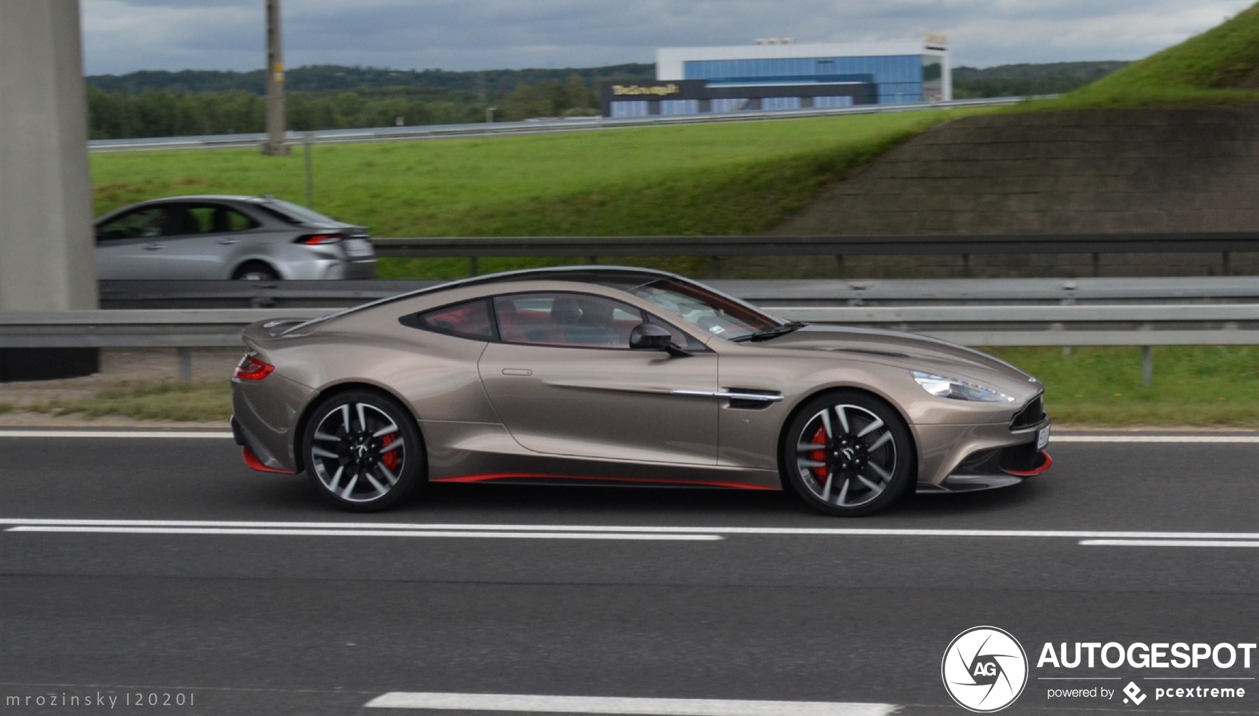 Aston Martin Vanquish S 2017