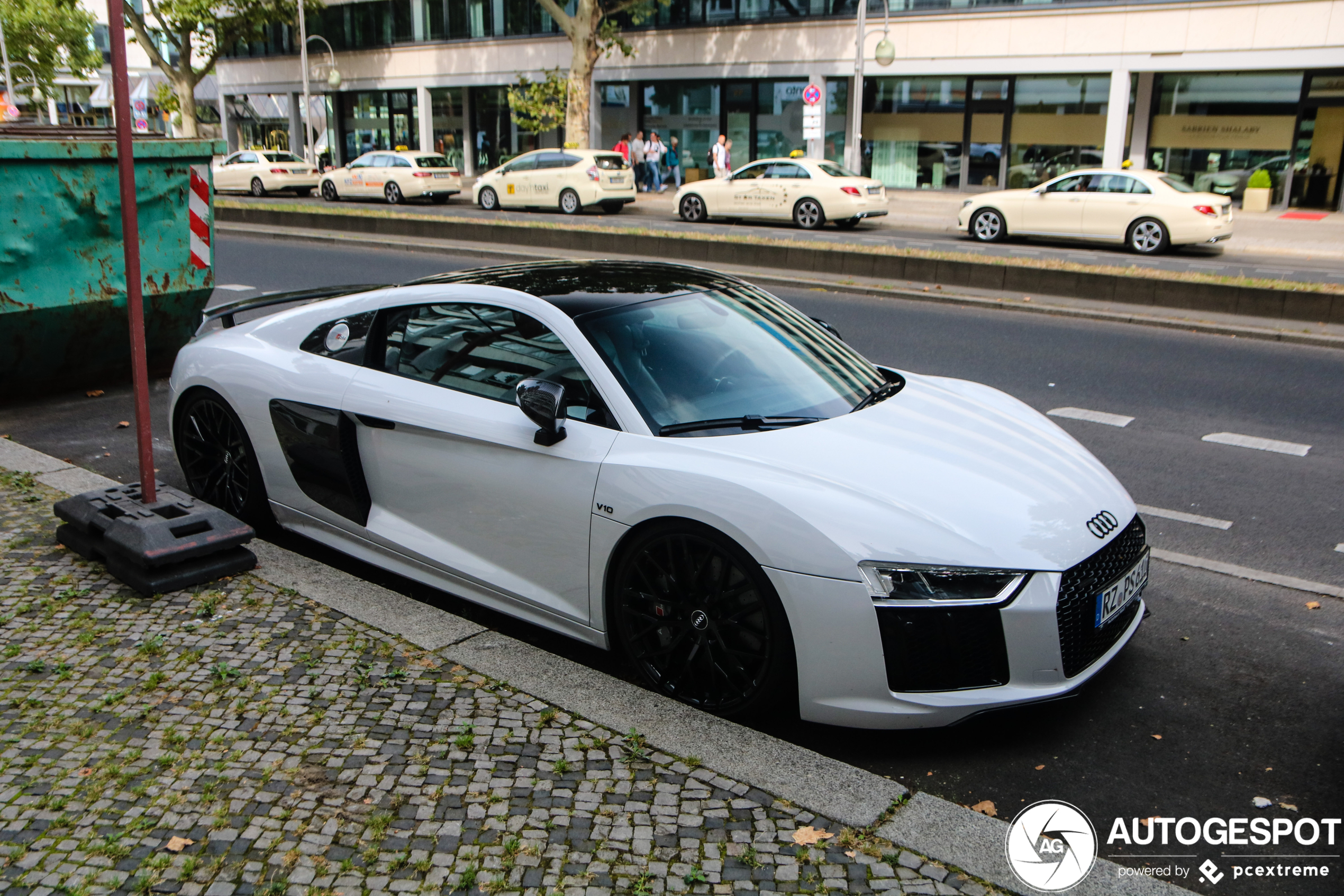 Audi R8 V10 Plus 2015