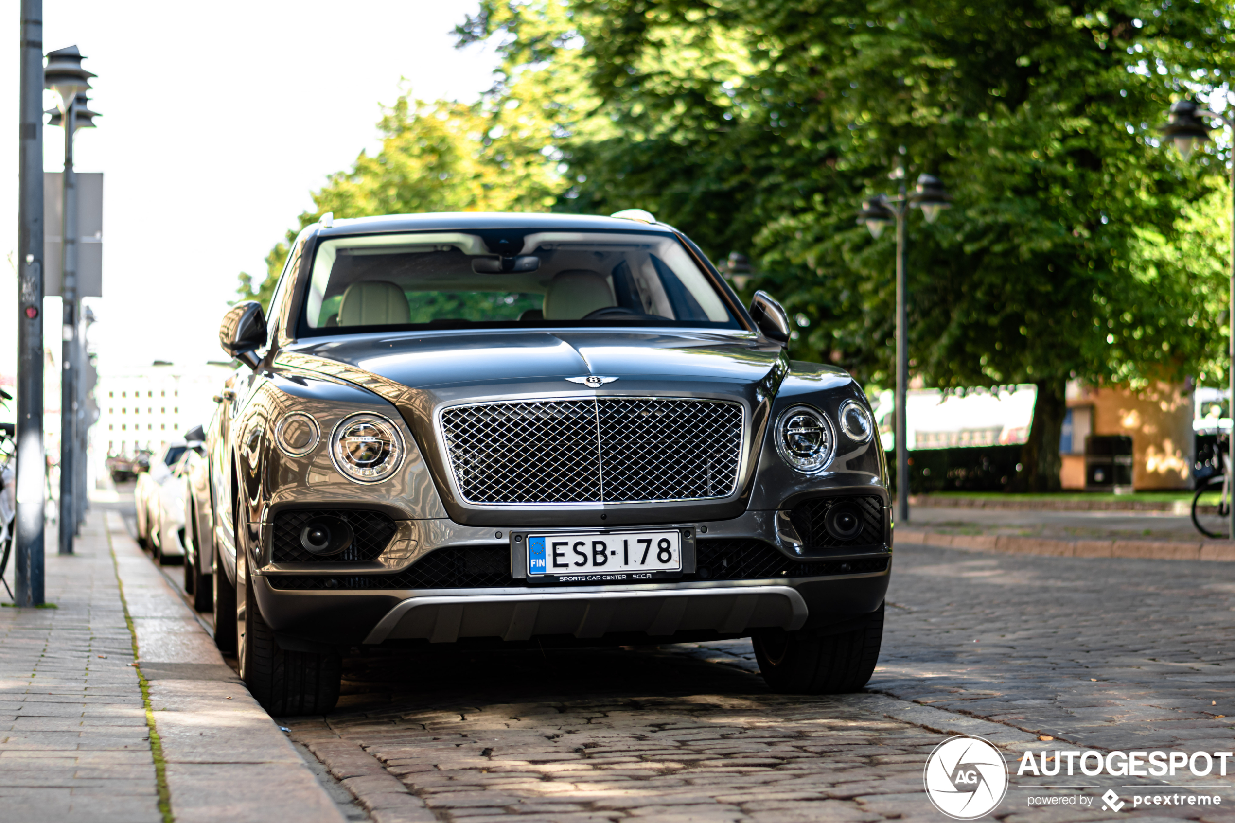 Bentley Bentayga Hybrid