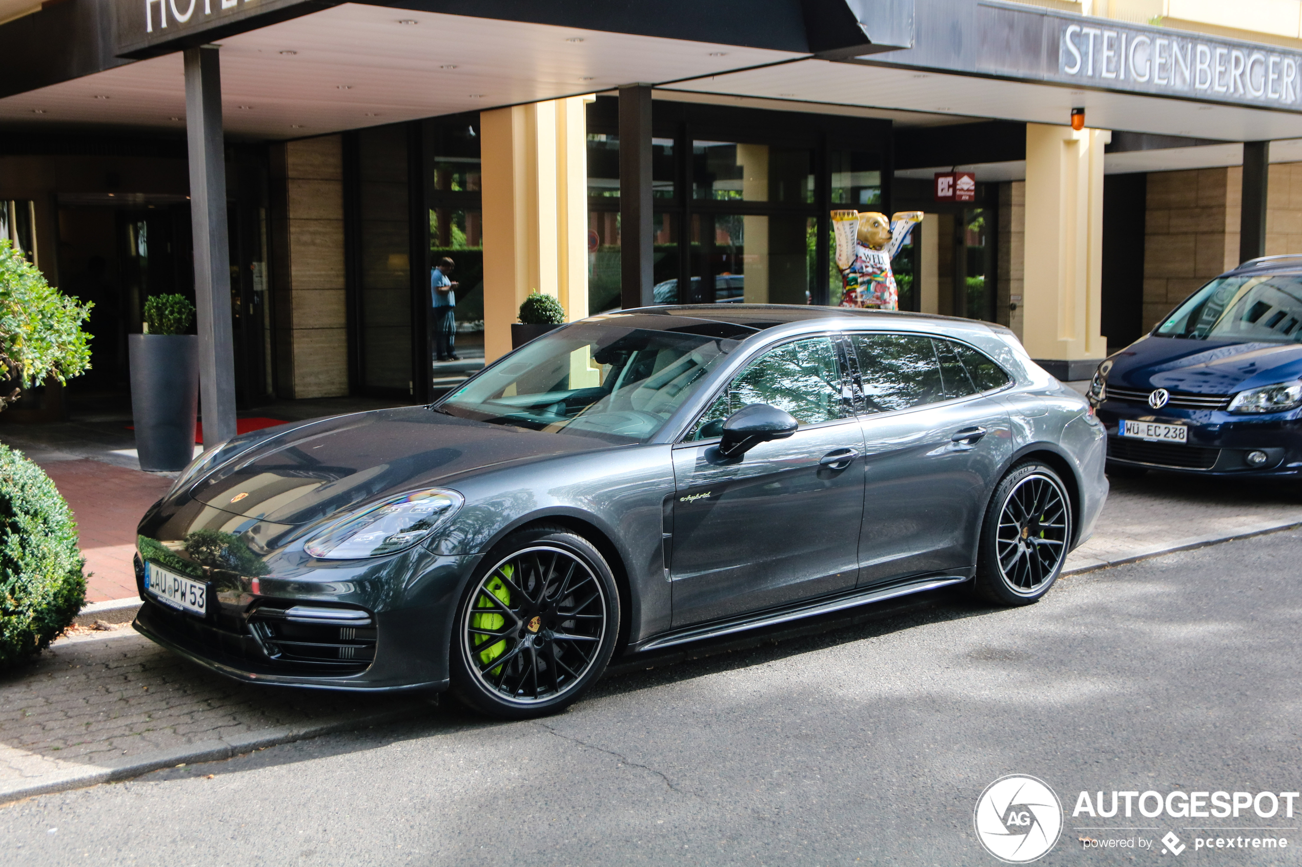 Porsche 971 Panamera Turbo S E-Hybrid Sport Turismo