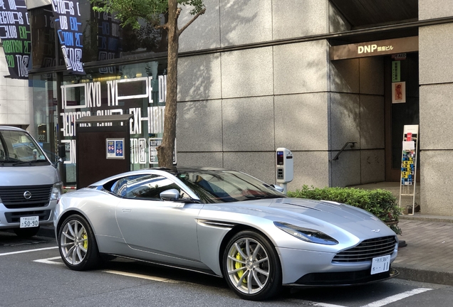 Aston Martin DB11