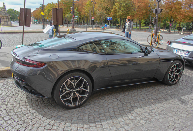 Aston Martin DB11