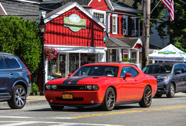 Dodge Challenger SRT-8