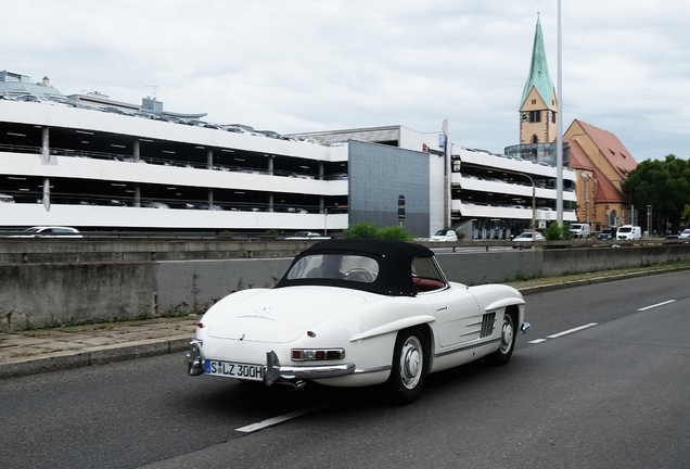 Mercedes-Benz 300SL Roadster