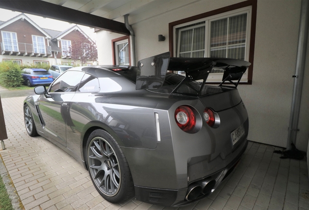 Nissan GT-R 2011