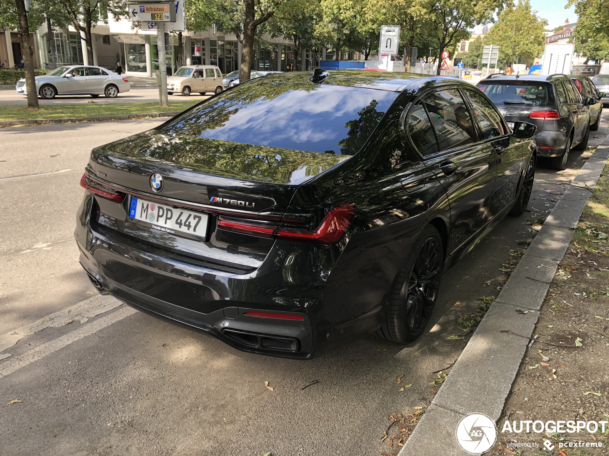 BMW M760Li xDrive 2019