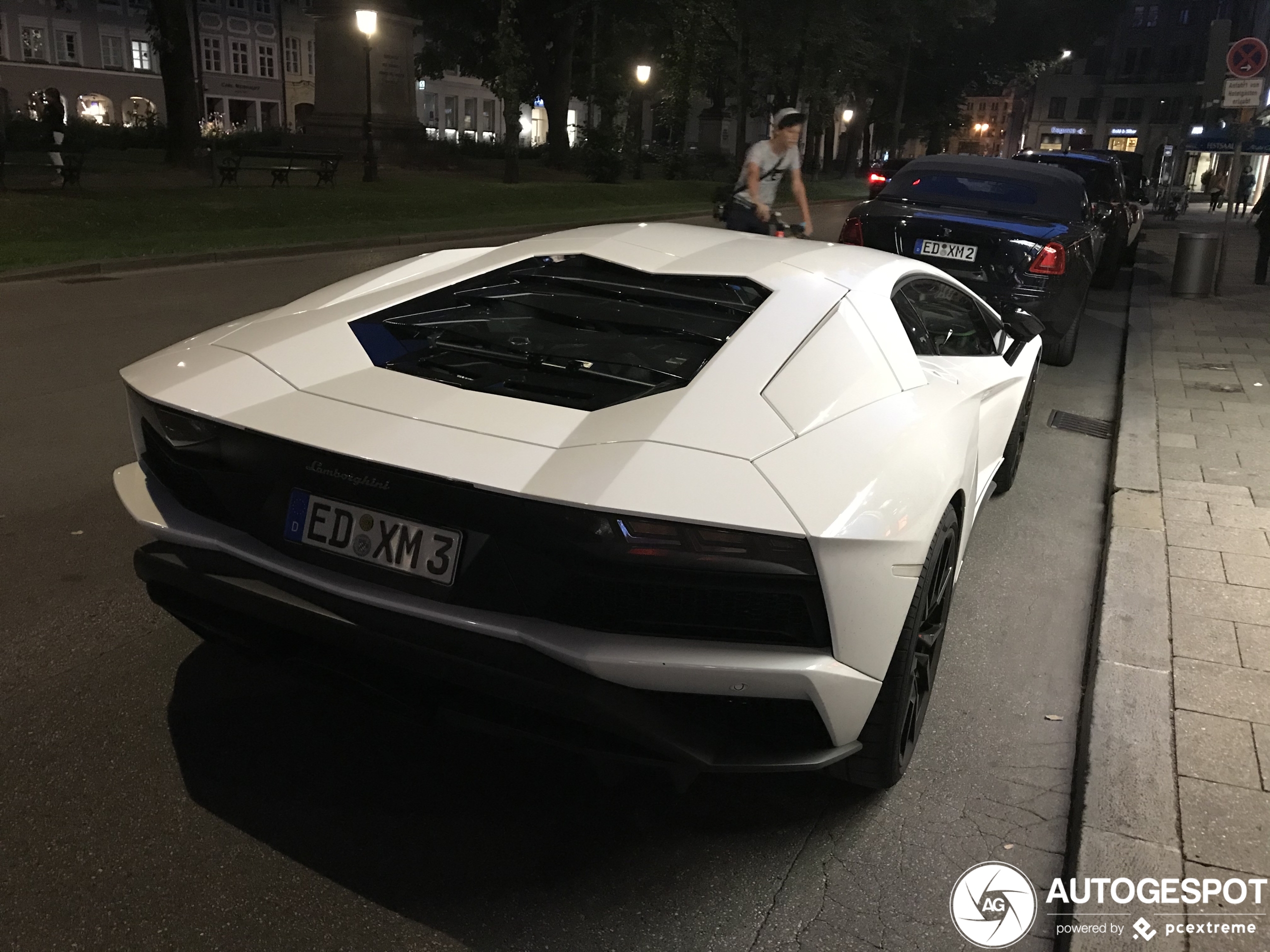 Lamborghini Aventador S LP740-4