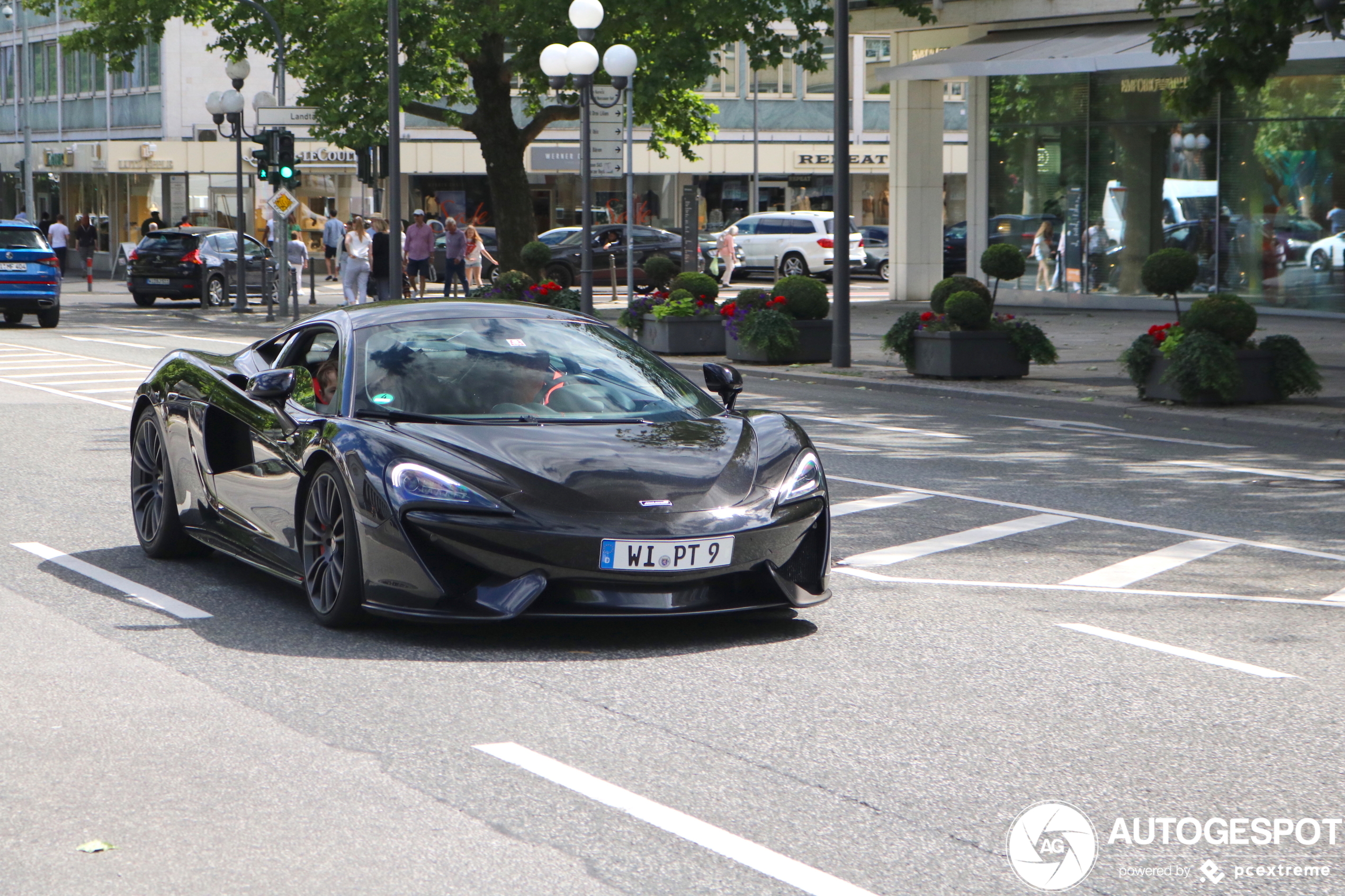 McLaren 570S