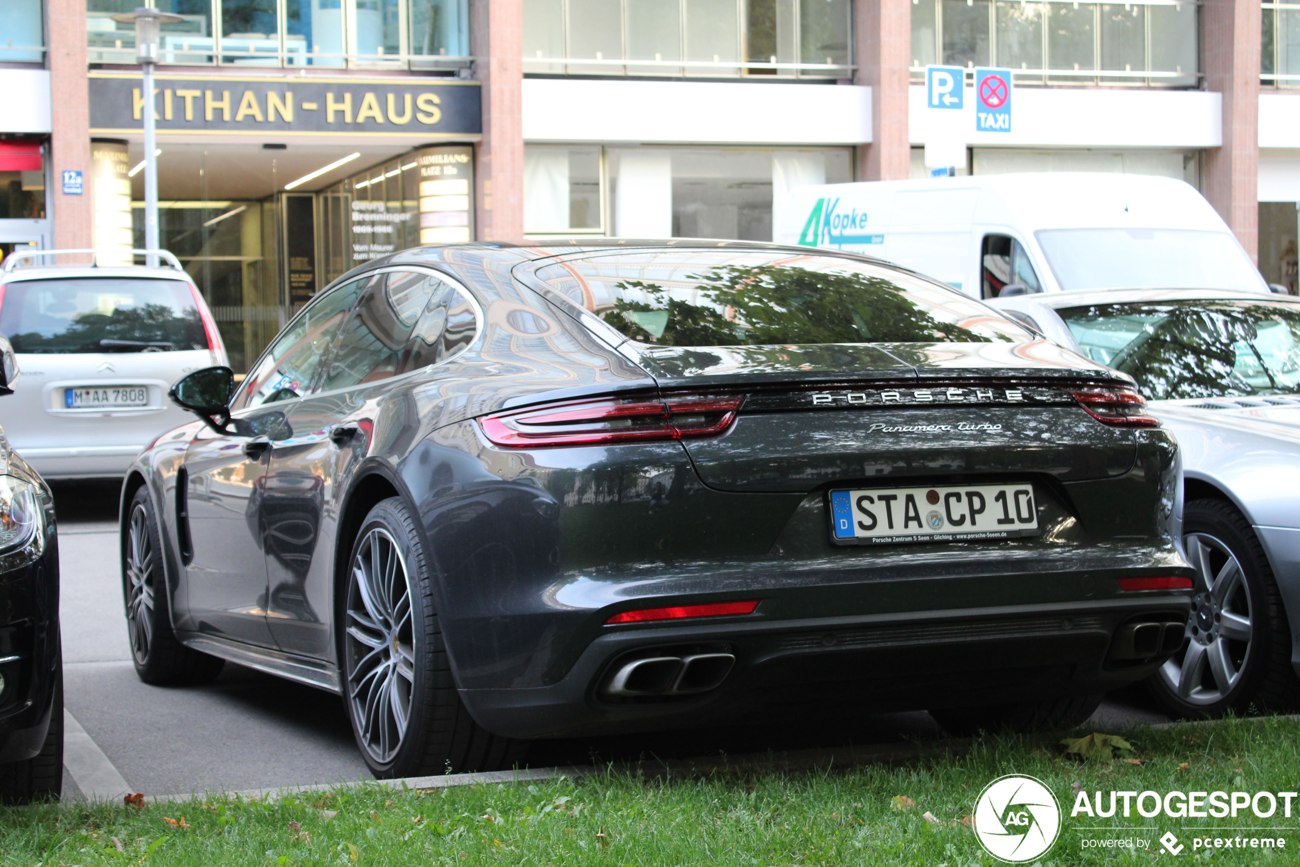 Porsche 971 Panamera Turbo