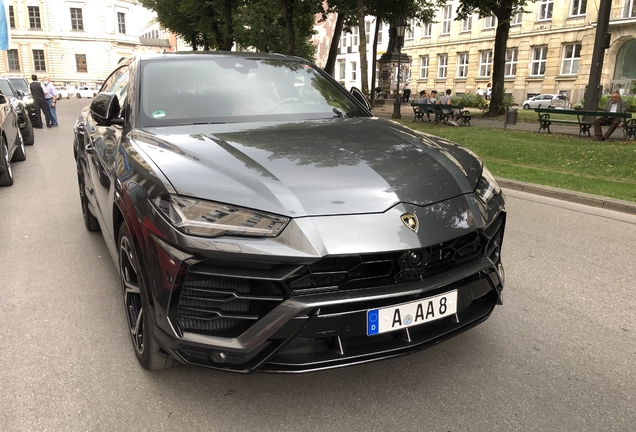 Lamborghini Urus