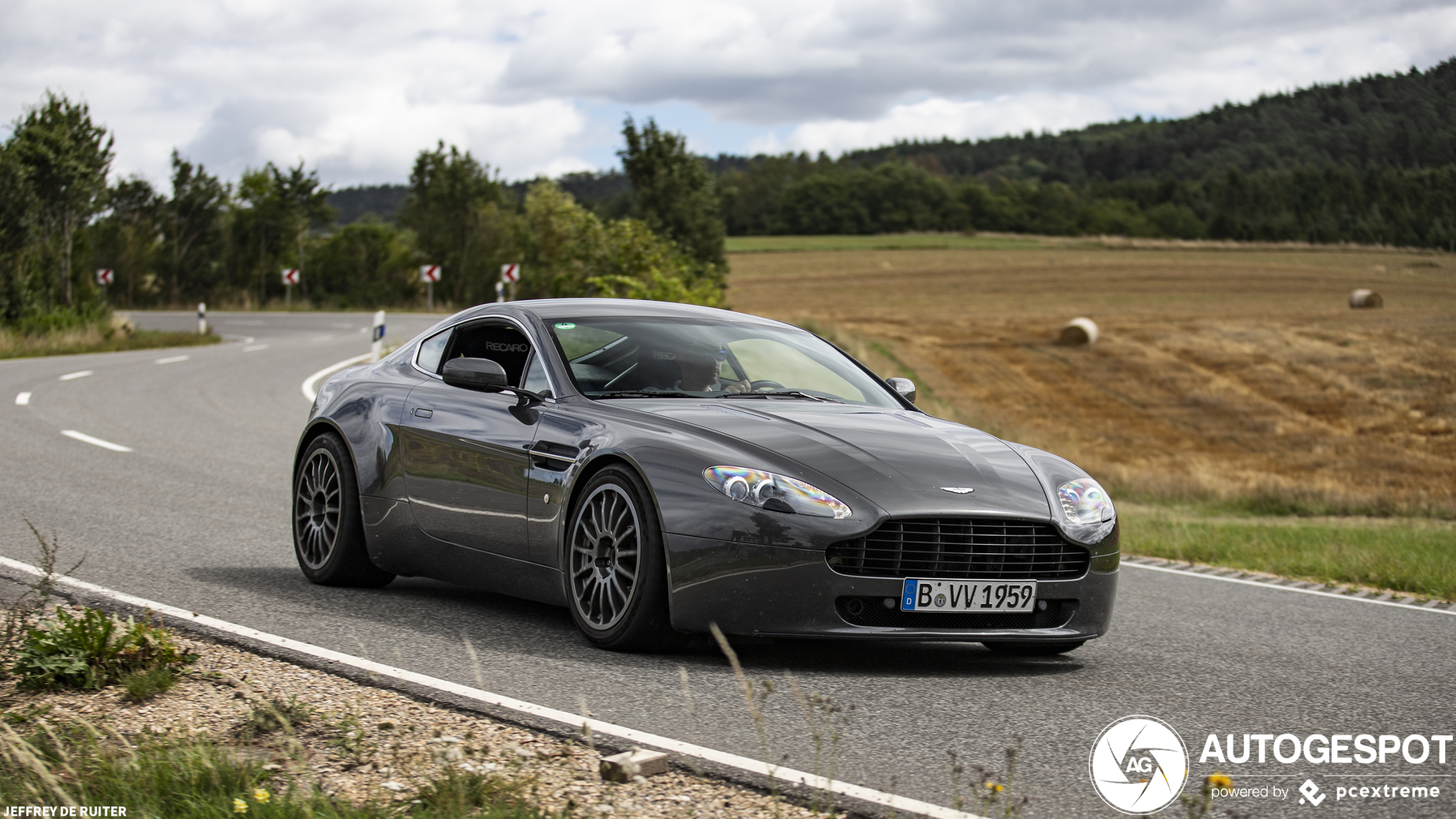 Aston Martin V8 Vantage