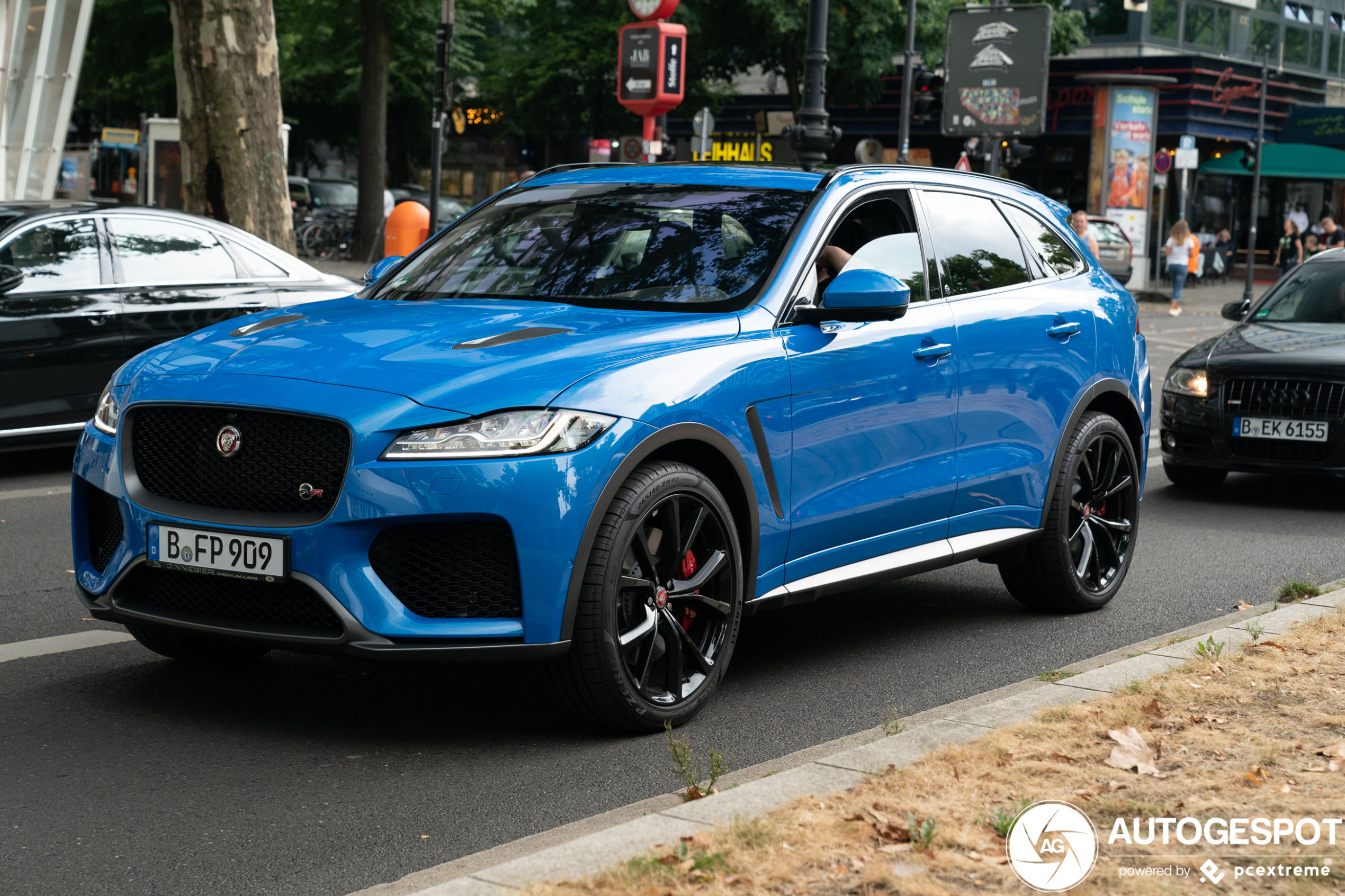 Jaguar F-PACE SVR