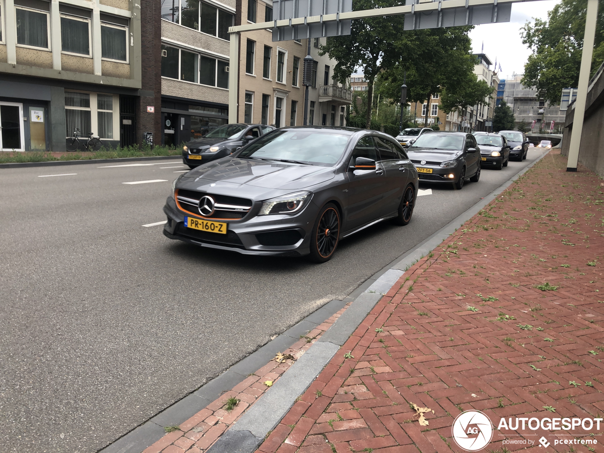 Mercedes-Benz CLA 45 AMG Shooting Brake OrangeArt Edition