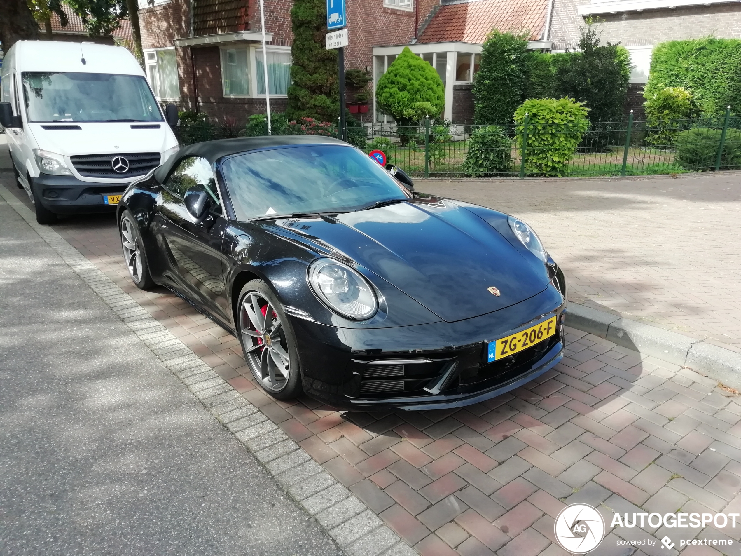 Porsche 992 Carrera 4S Cabriolet