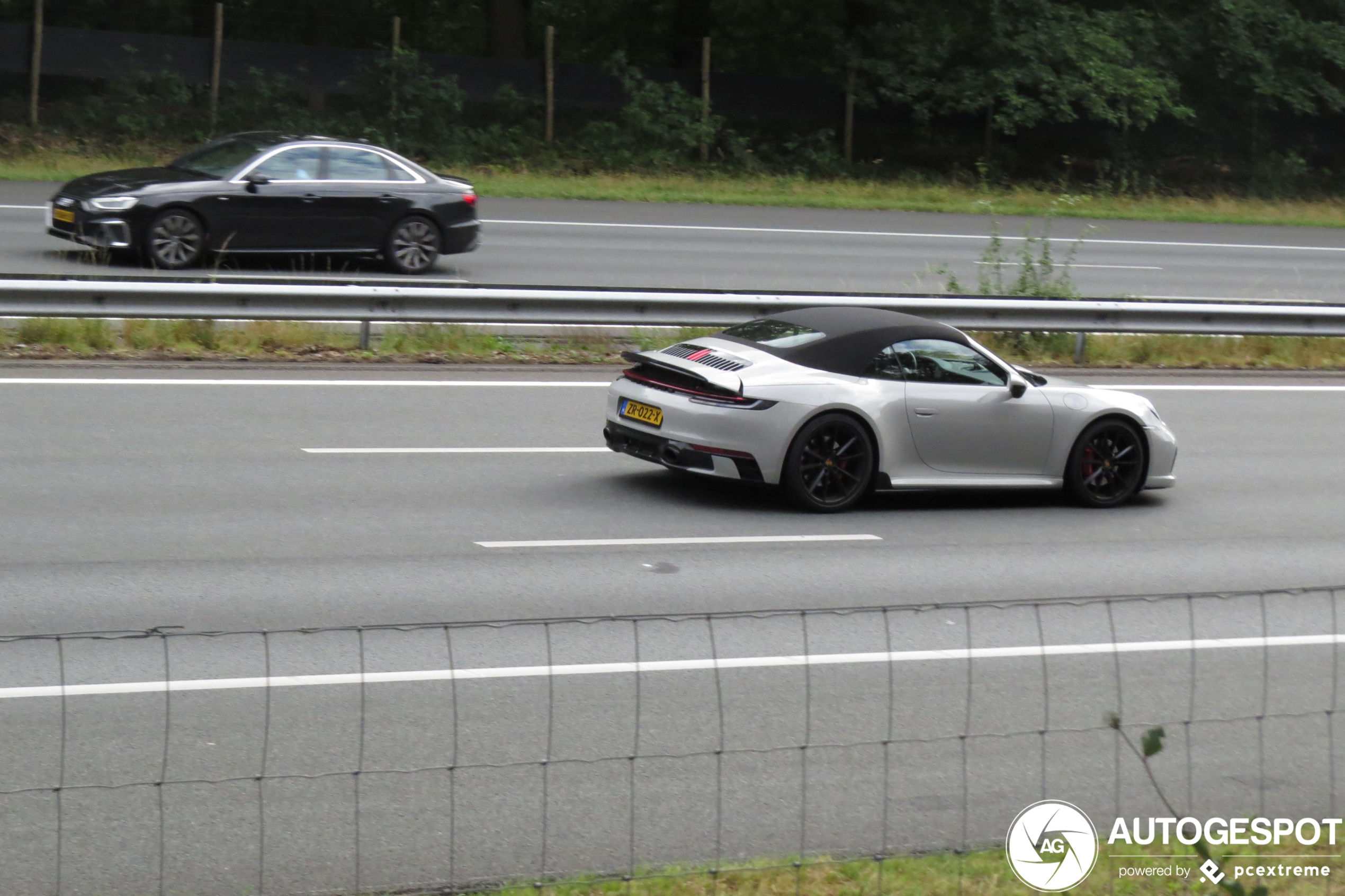 Porsche 992 Carrera 4S Cabriolet