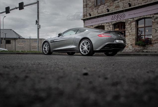 Aston Martin Vanquish 2013