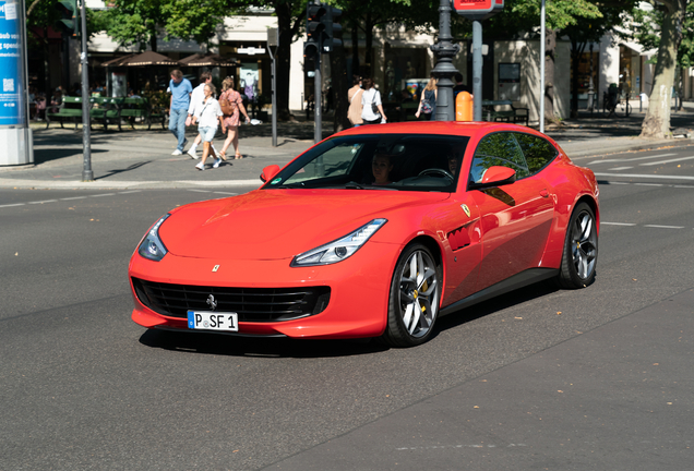 Ferrari GTC4Lusso T