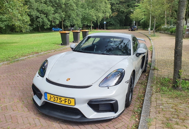 Porsche 718 Cayman GT4