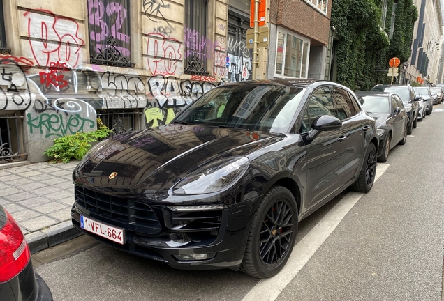 Porsche 95B Macan GTS