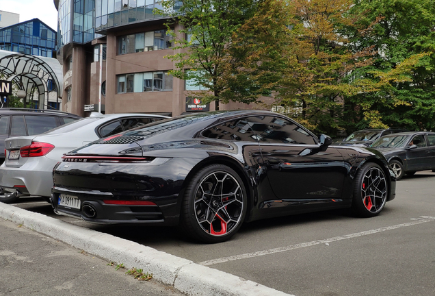 Porsche 992 Carrera 4S