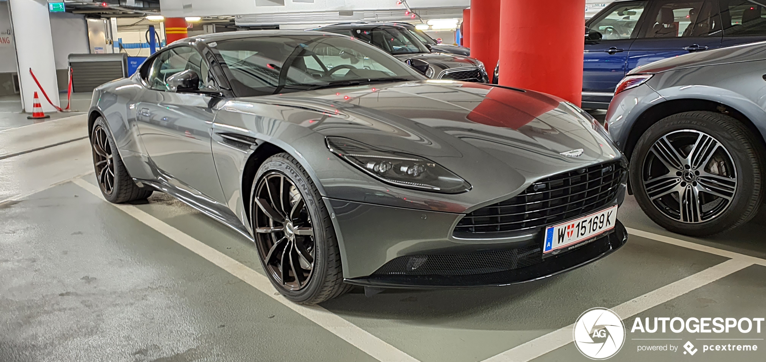 Aston Martin DB11 V8