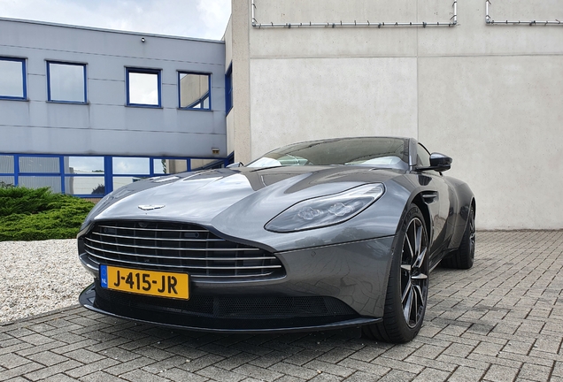 Aston Martin DB11