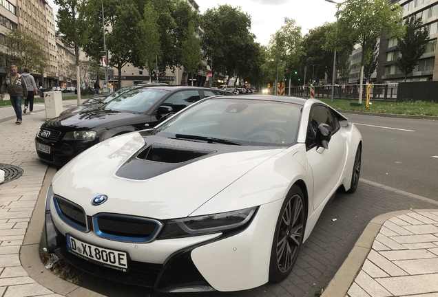 BMW i8