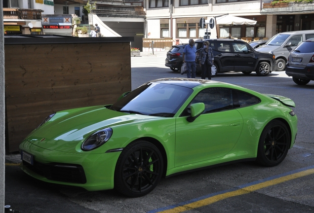 Porsche 992 Carrera 4S