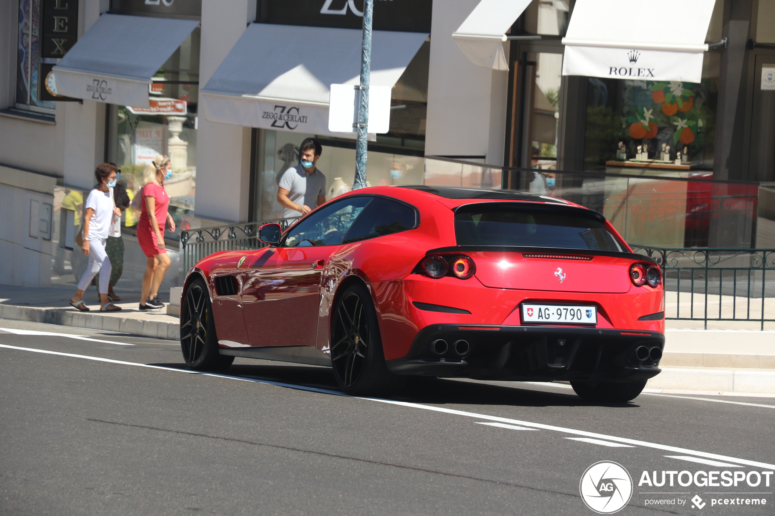 Ferrari GTC4Lusso Novitec Rosso